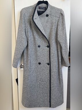 Vintage Double-Breasted Herringbone Trench Coat in Black & White - Alorna